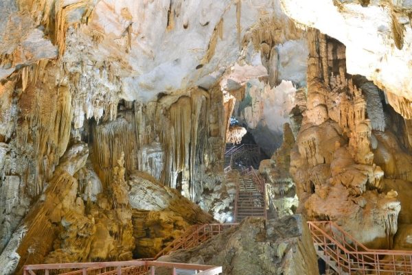 Hue to Phong Nha by private car- Culture Pham Travel