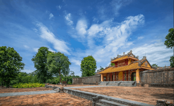Minh Mang tomb- Culture Pham Travel
