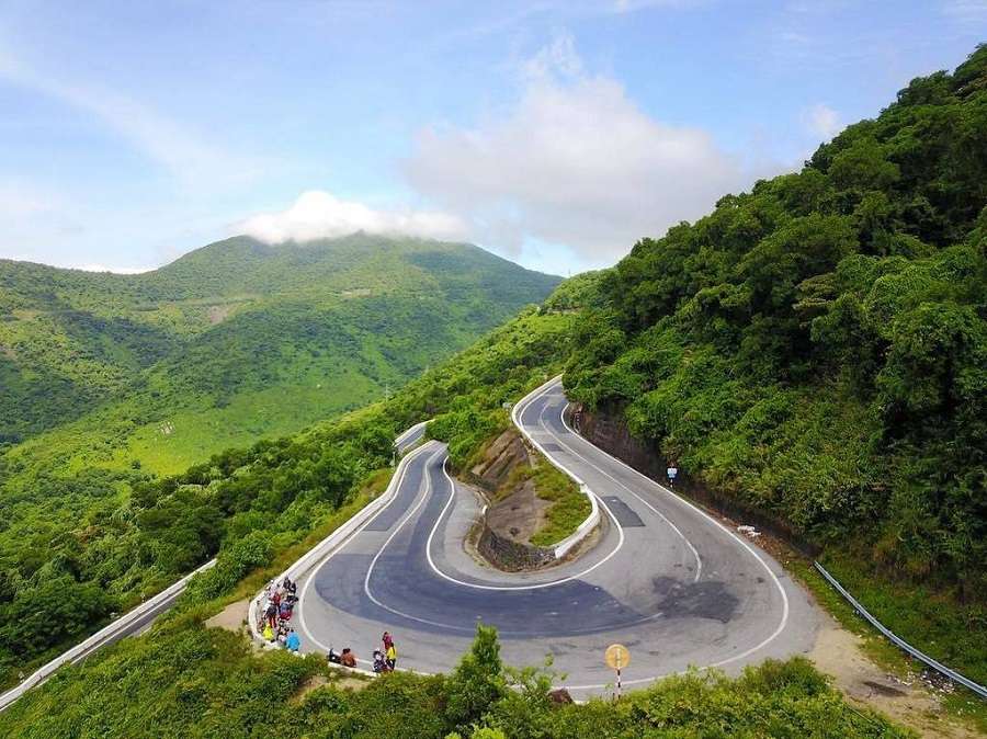 Hai Van Mountain Pass-Culture Pham Travel
