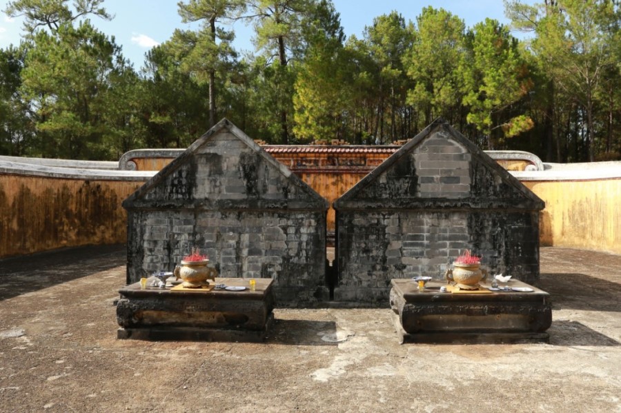 Gia Long Tomb- Culture Pham Travel