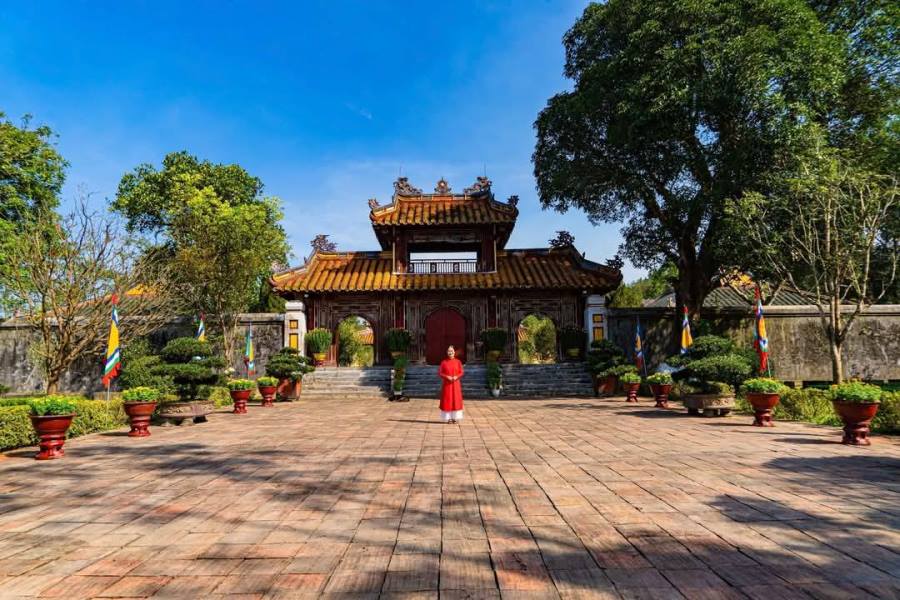 Gia Long Tomb- Culture Pham Travel