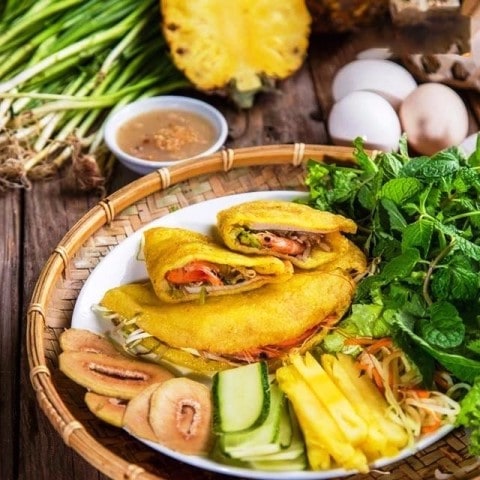 Vietnamese rice pancake-Culture Pham Travel