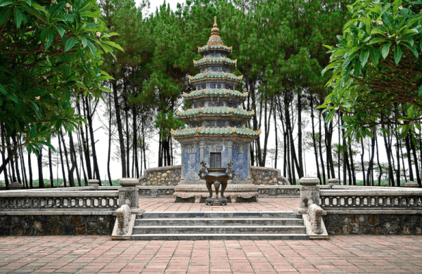 Hue pagoda-buddhist tour- Culture Pham Travel