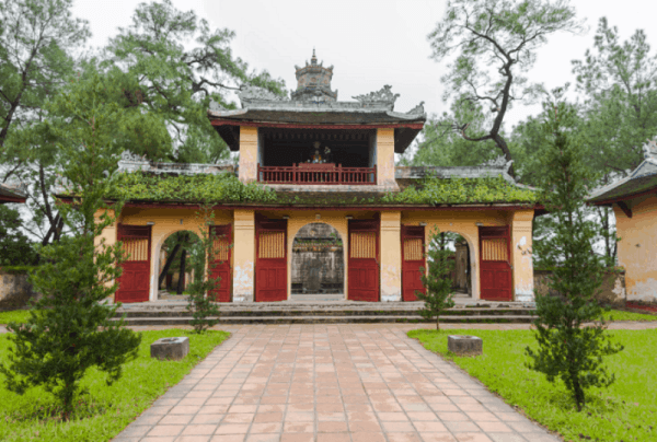 Hue pagoda-buddhist tour- Culture Pham Travel