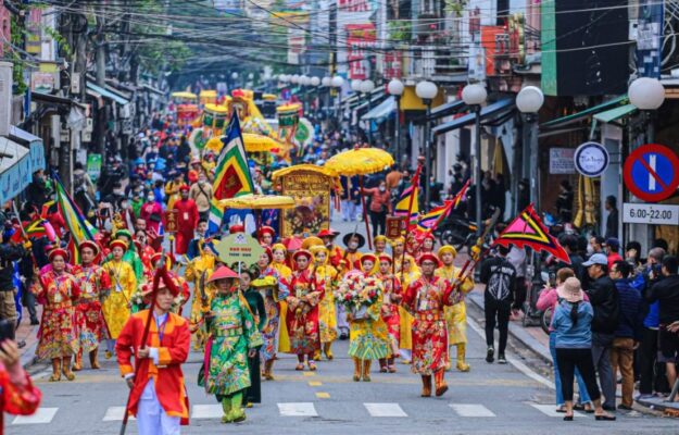 Hon Chen Temple Hue- Culture Pham Travel
