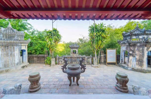 Hue Nam Temple- Culture Pham Travel