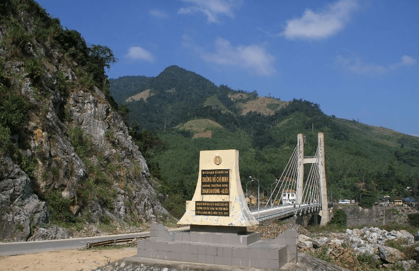 Dakrong Bridge- Culture Pham Travel