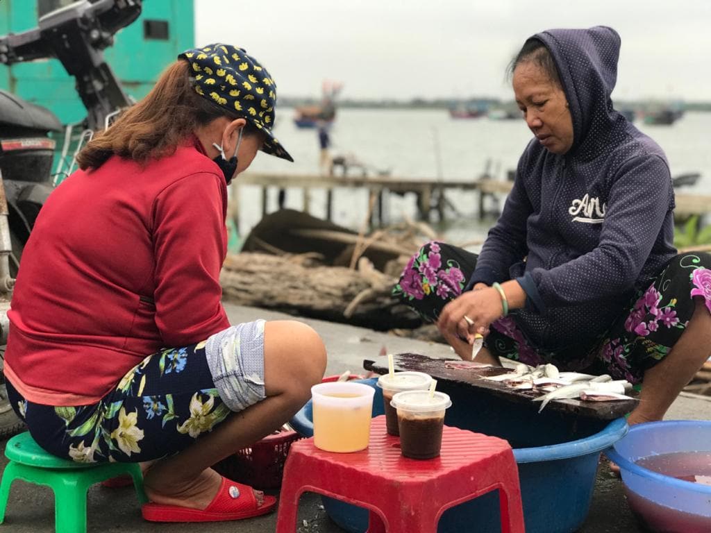 Hoi An Sunrise Fish Market- Culture Pham Travel