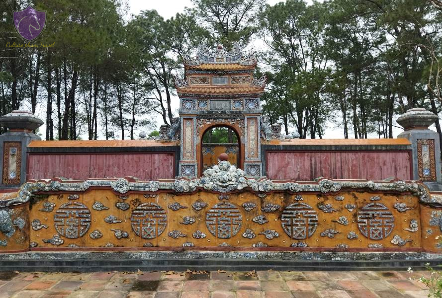 Dong Khanh Tomb- Culture Pham Travel