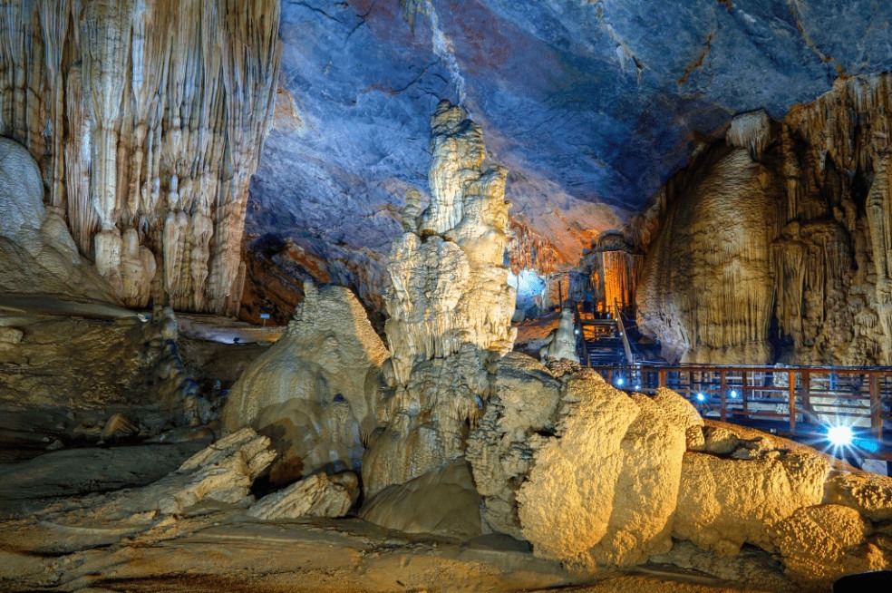 Paradise Cave and Dark Cave Tour 1 Day