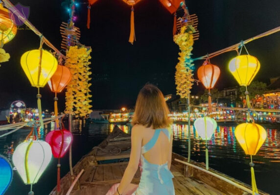 Hoi An Lantern Boat- Culture Pham Travel