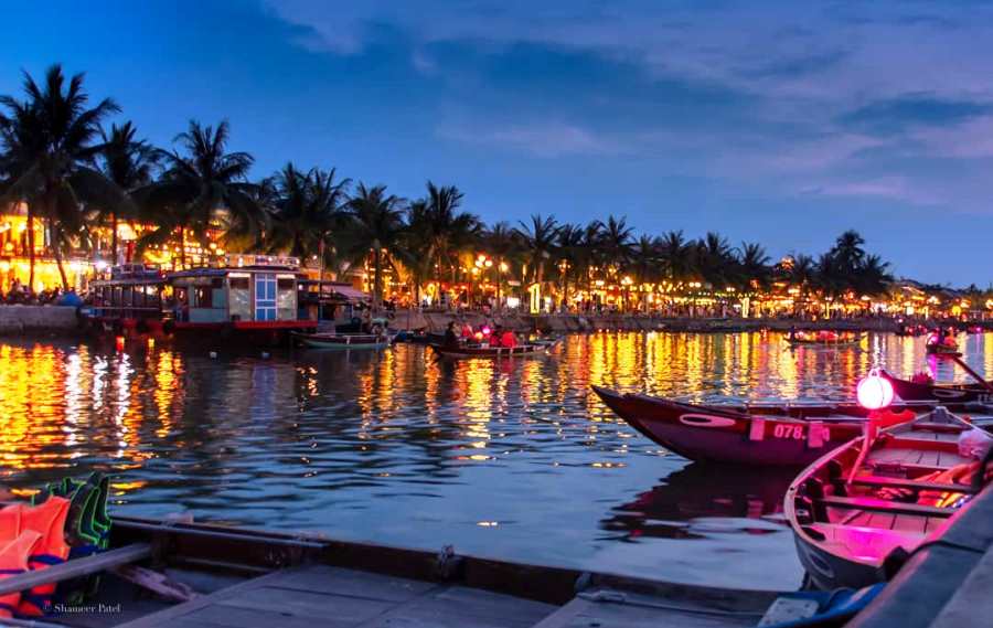 Hoi An Lantern Boat- Culture Pham Travel