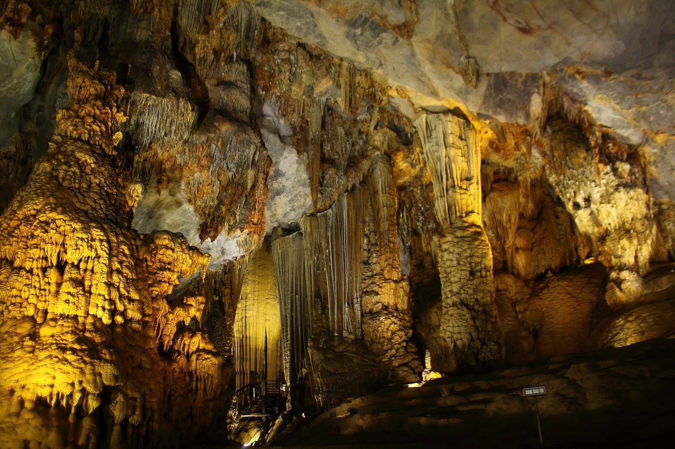 Hue to Phong Nha cave day tour-Culture Pham Travel