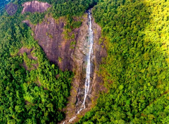 Do Quyen Waterfall- Culture Pham Travel