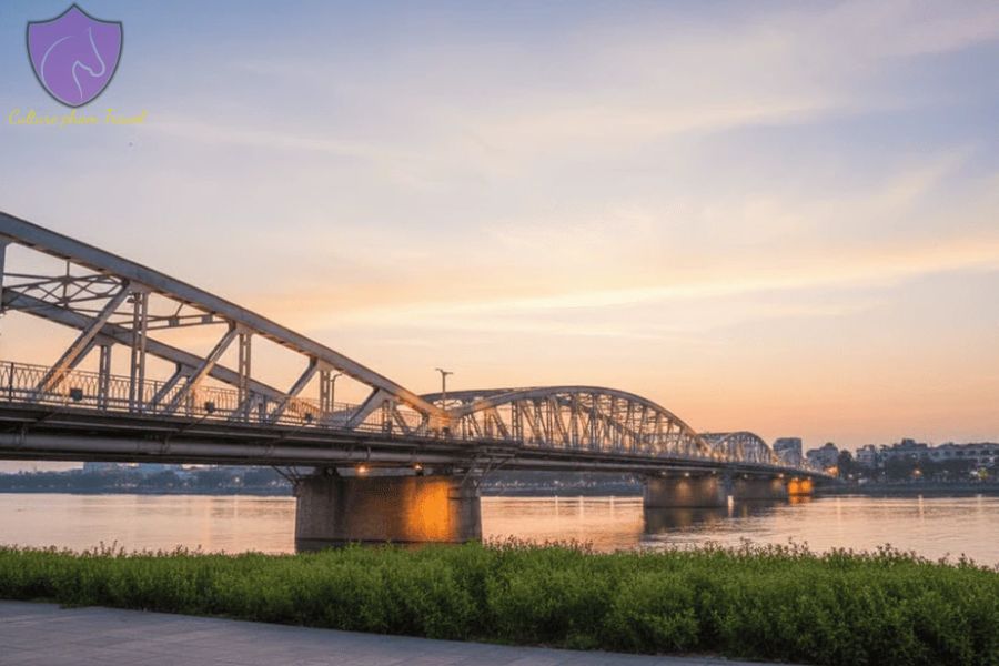 Tranquil and poetic sunset moment