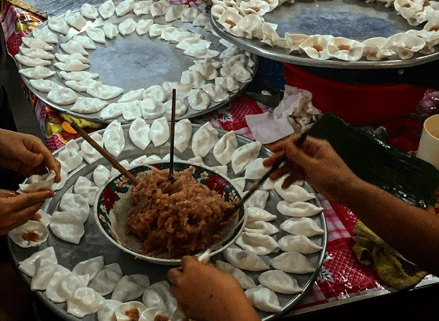 Hoi An street food tour-Culture Pham Travel 