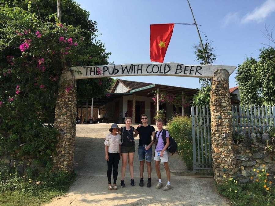 The Pub With Cold Beer-Culture Pham Travel