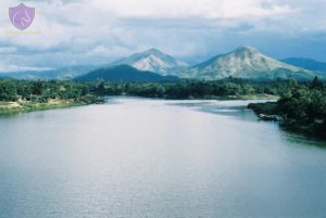 Hue Dragon Boat-Culture Pham Travel