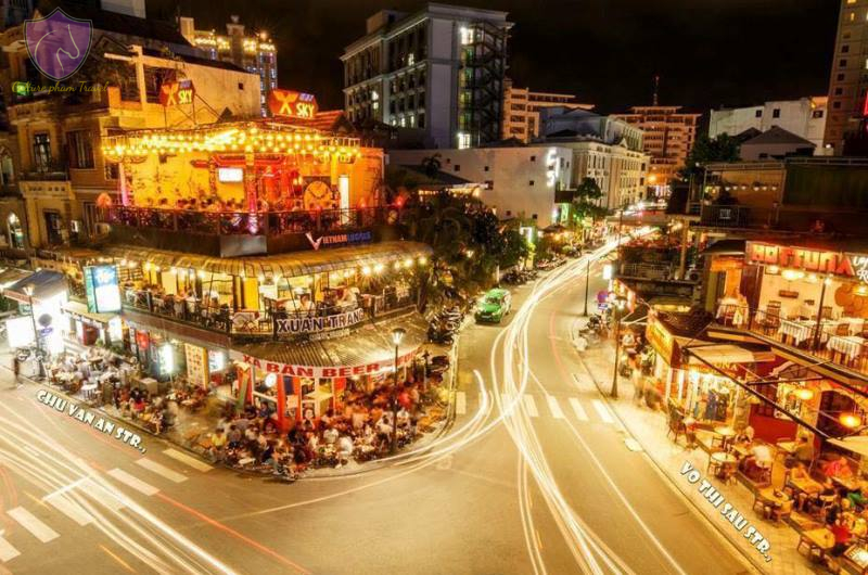 Hue Night Walking Street- Culture Pham Travel