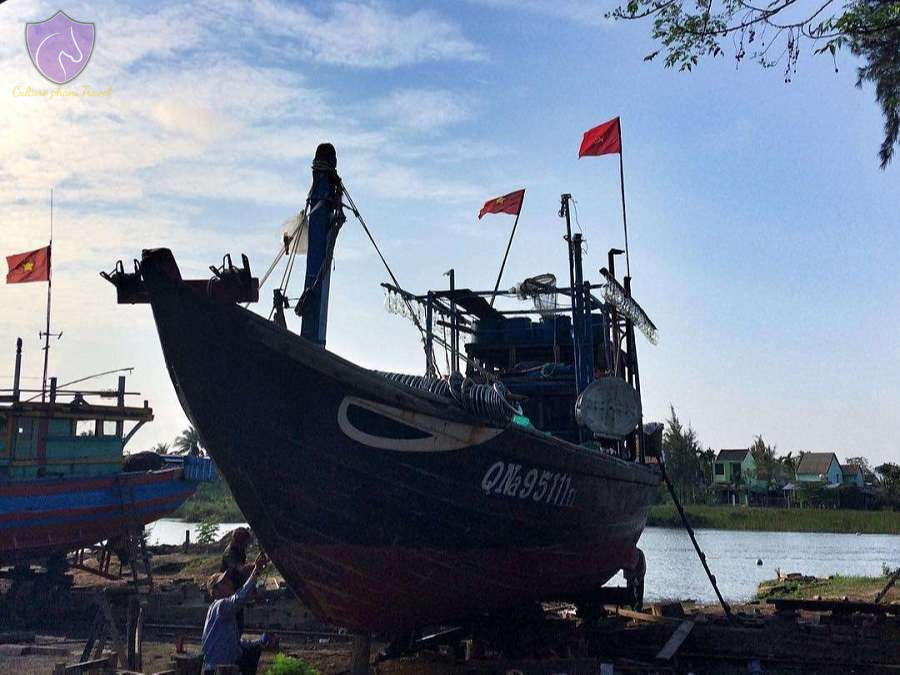 Shipbuilding Kim Bong Village - Culture Pham Travel