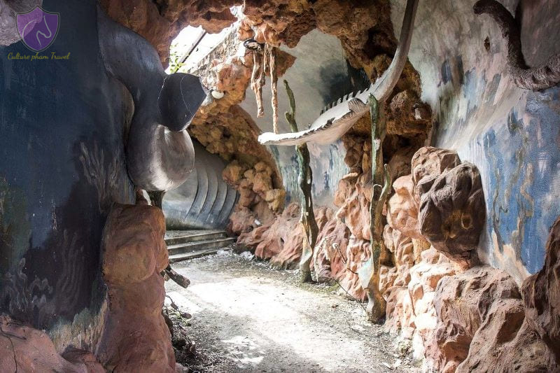 The Aquarium at Thuy Tien ababdoned water park