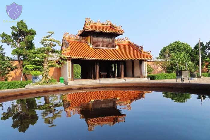 Hue Imperial city - Tu Duc tomb - Hue tours