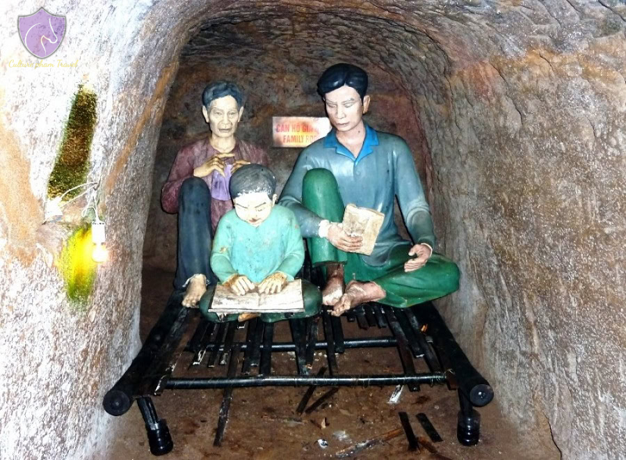 Room In Vinh Moc Tunnel - Culture Pham Travel