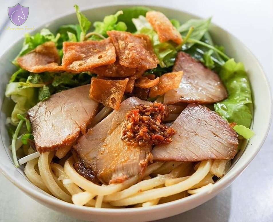 Best Cao Lau in Hoi An-Culture Pham Travel