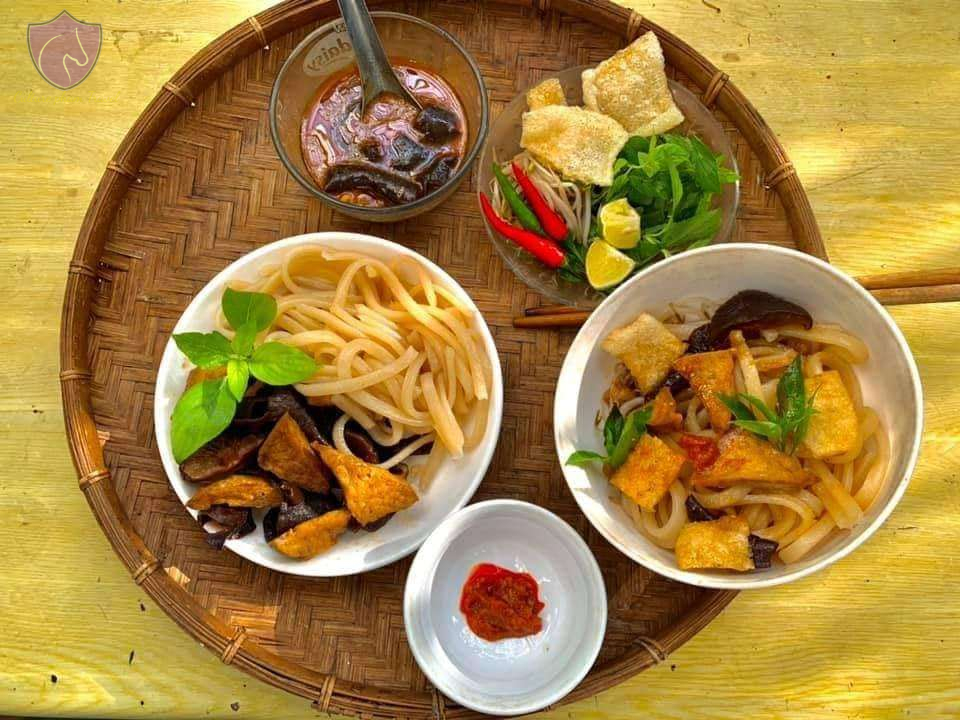 Cao Lau Hoi An-Culture Pham Travel