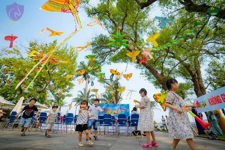 Kite Flying Festival in Hue - Culture Pham Travel