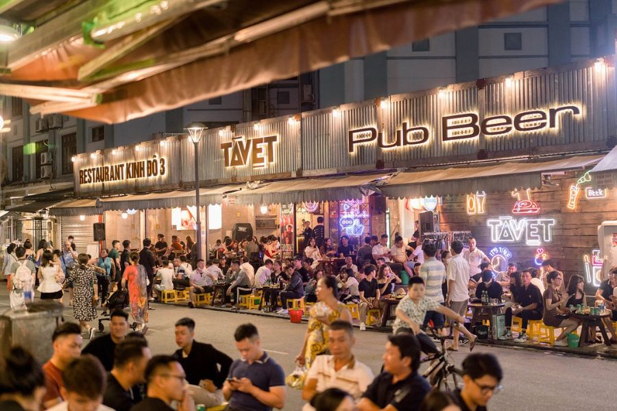 Hue western street at night