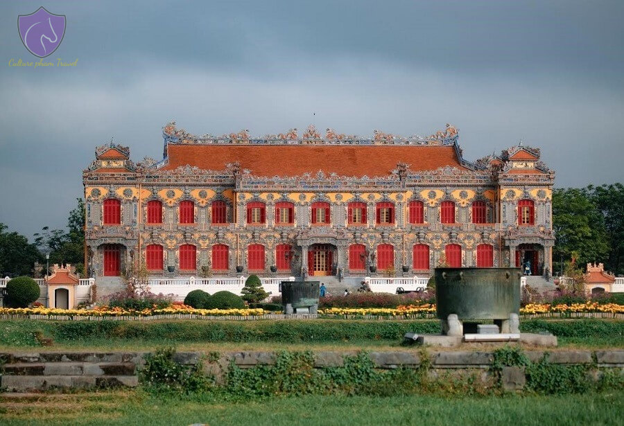 Kien Trung Palace Vietnam-Culture Pham Travel