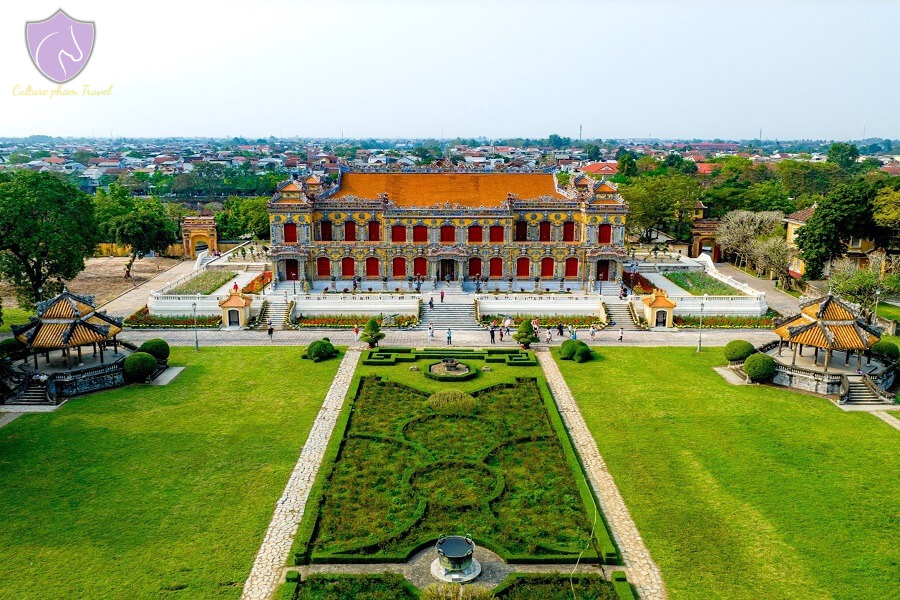 Kien Trung Palace-Culture Pham Travel