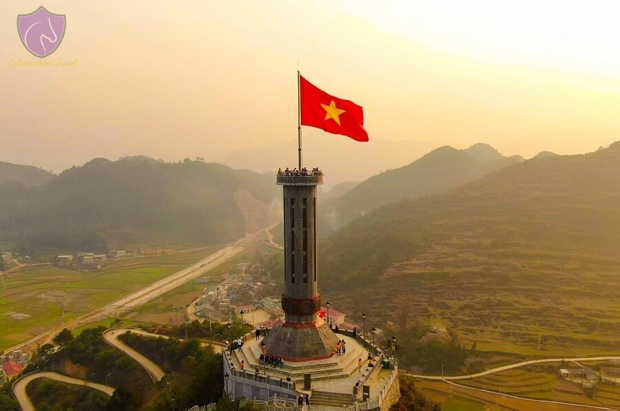 lung cu flag tower - culture pham travel
