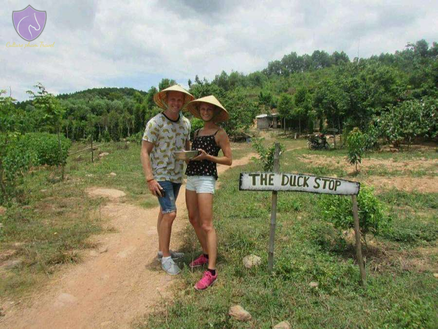 The Duck Stop Phong Nha-Culture Pham Travel