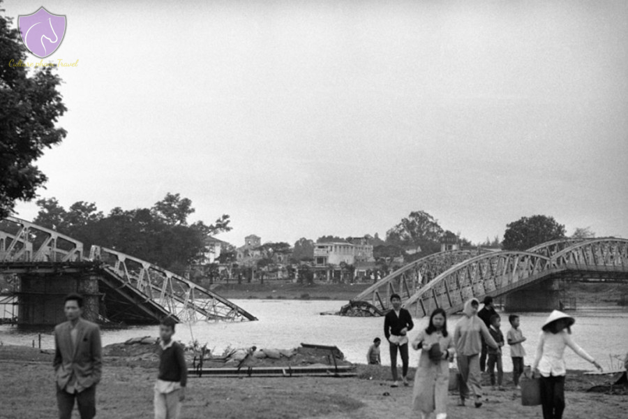 Truong Tien Bridge - Culture Pham Travel