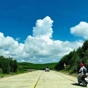 Phu Yen To Dalat Private Car - Culture Pham Travel