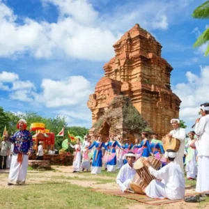 Private car Mui Ne to Ho Chi Minh - Culture Pham Travel