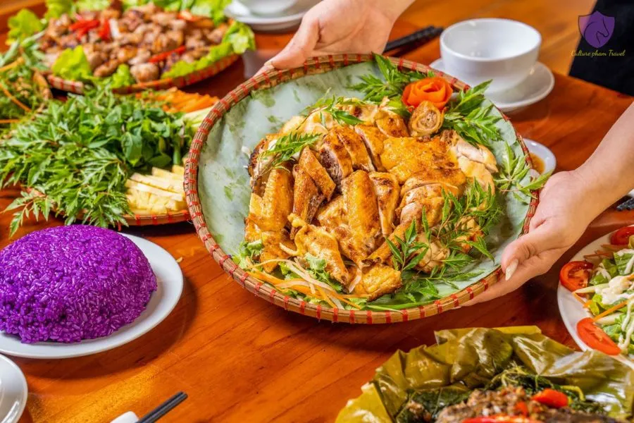 Eat A Local Dinner - Culture Pham Travel