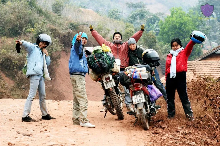Travelling To Mai Chau By Motorbike - Culture Pham Travel